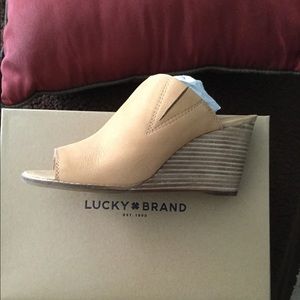 Luckybrand wedge